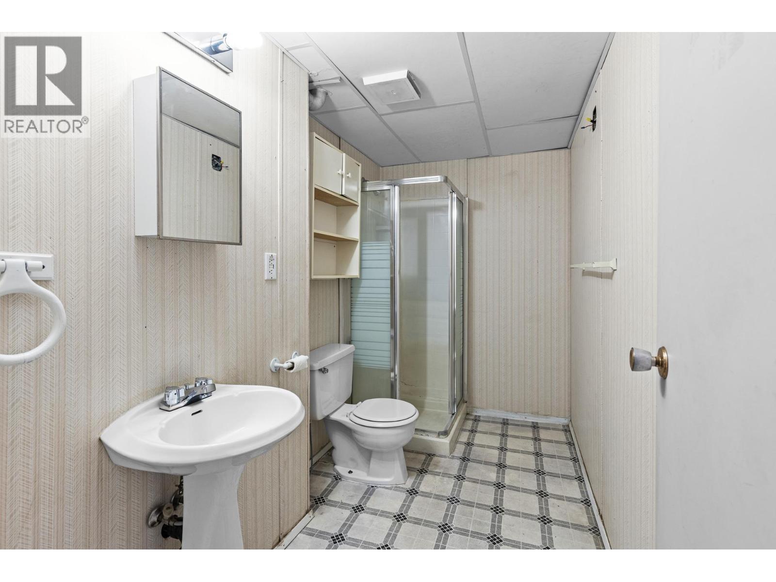  1451 Ross Road, West Kelowna