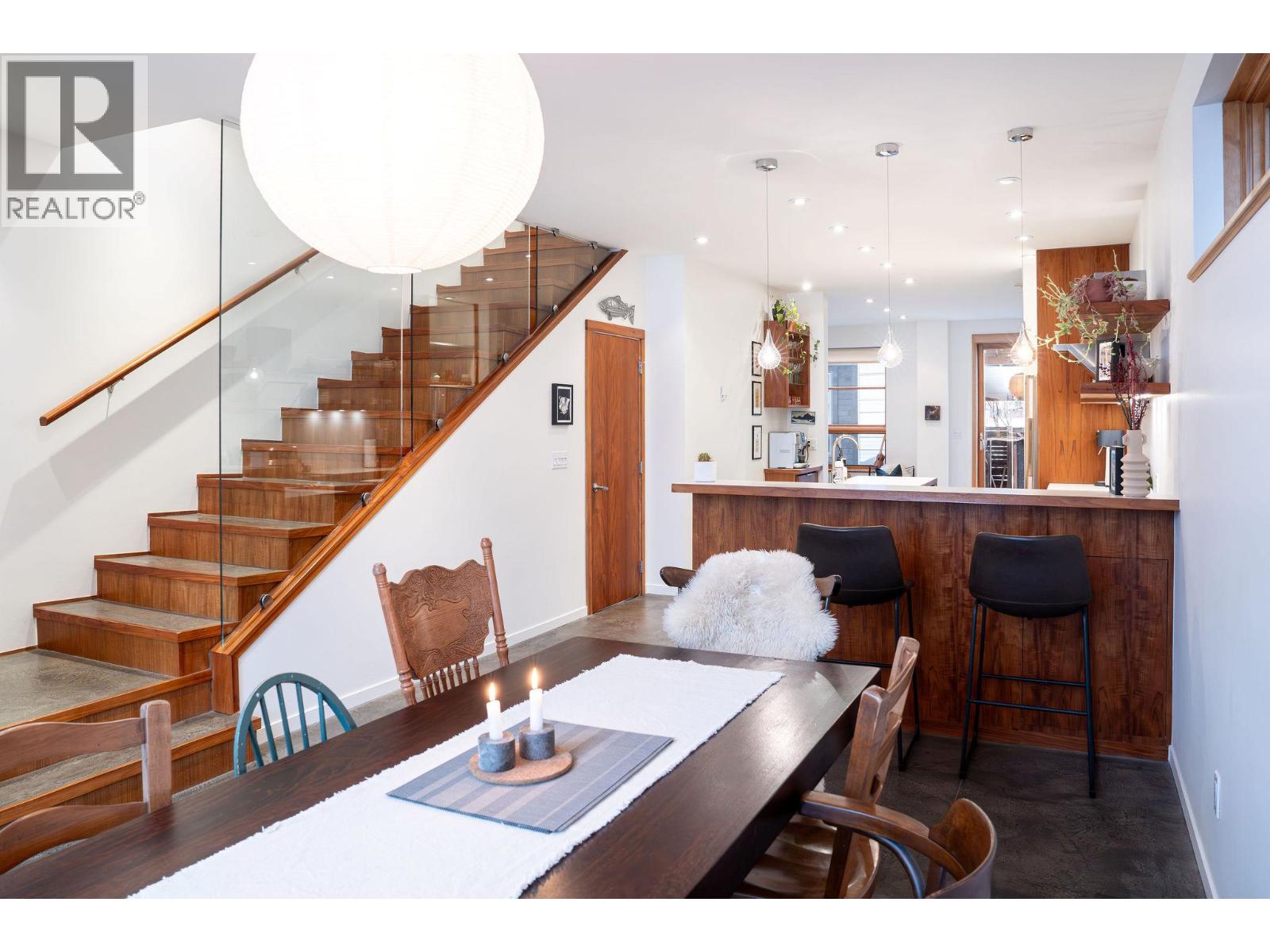 504 Ninth Street E, Revelstoke