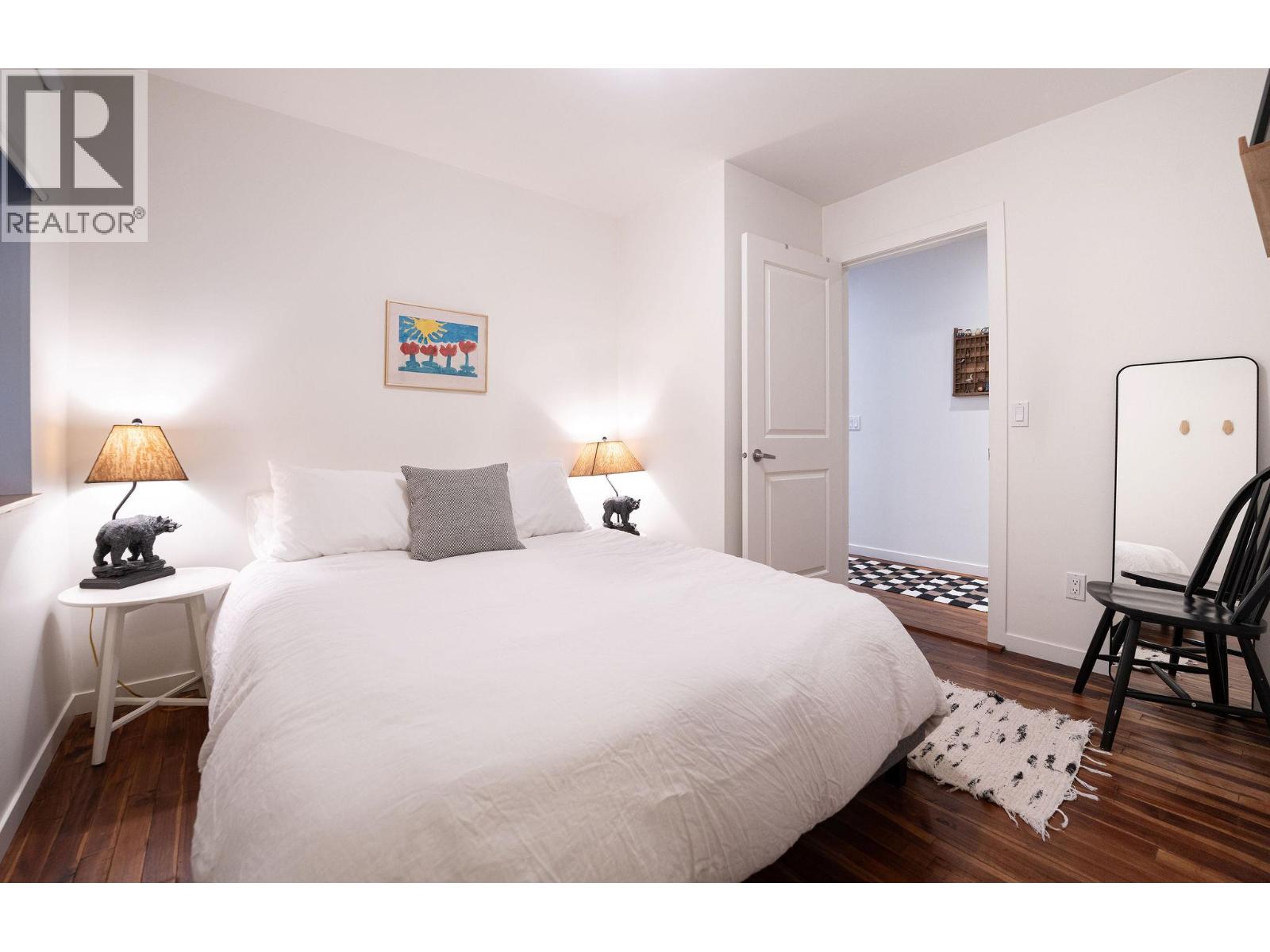 504 Ninth Street E, Revelstoke