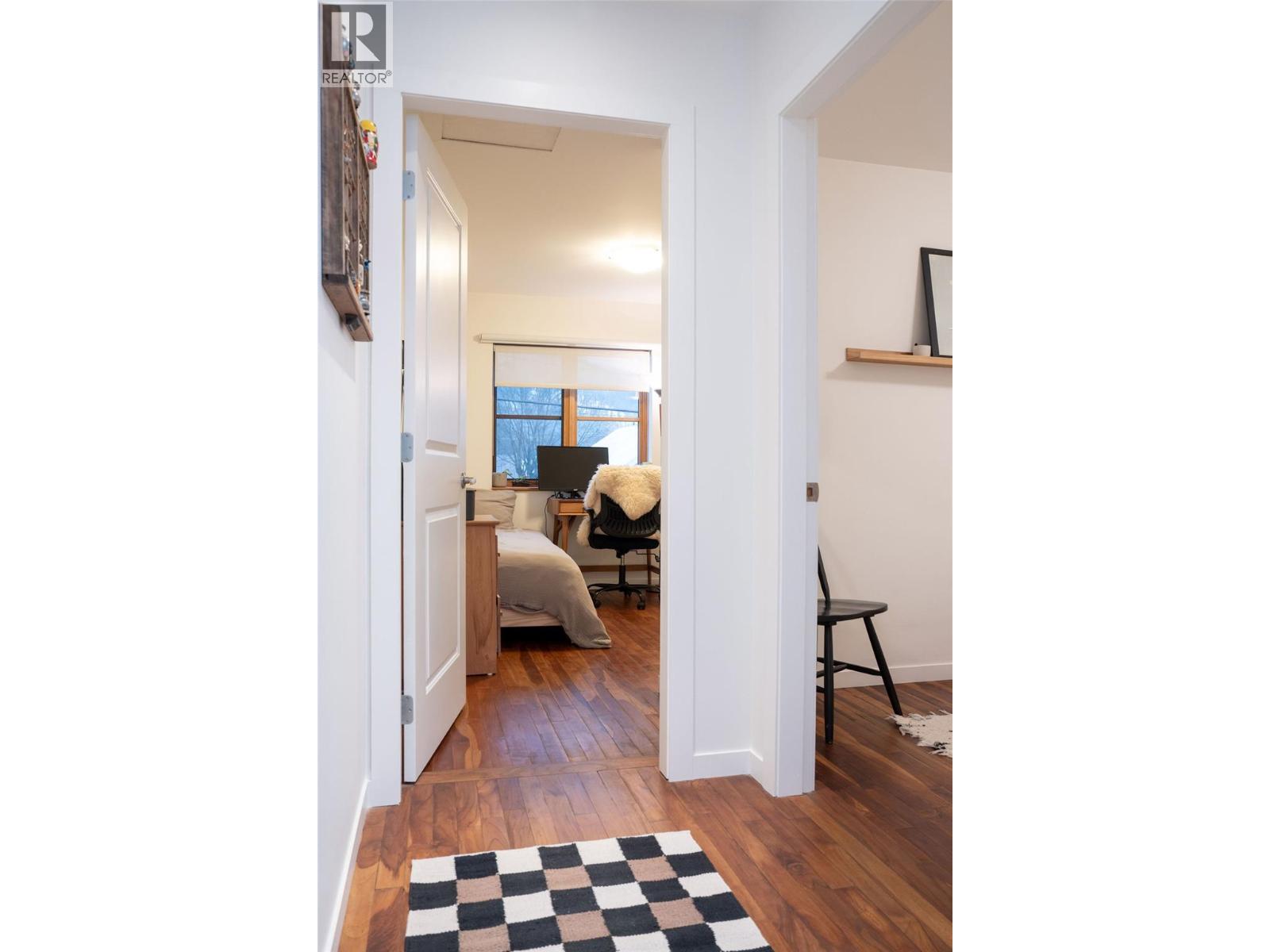 504 Ninth Street E, Revelstoke