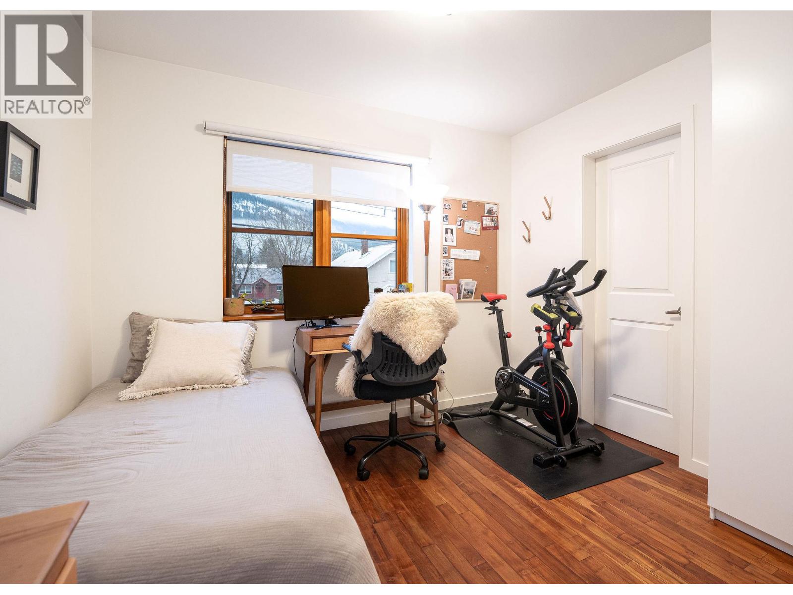 504 Ninth Street E, Revelstoke