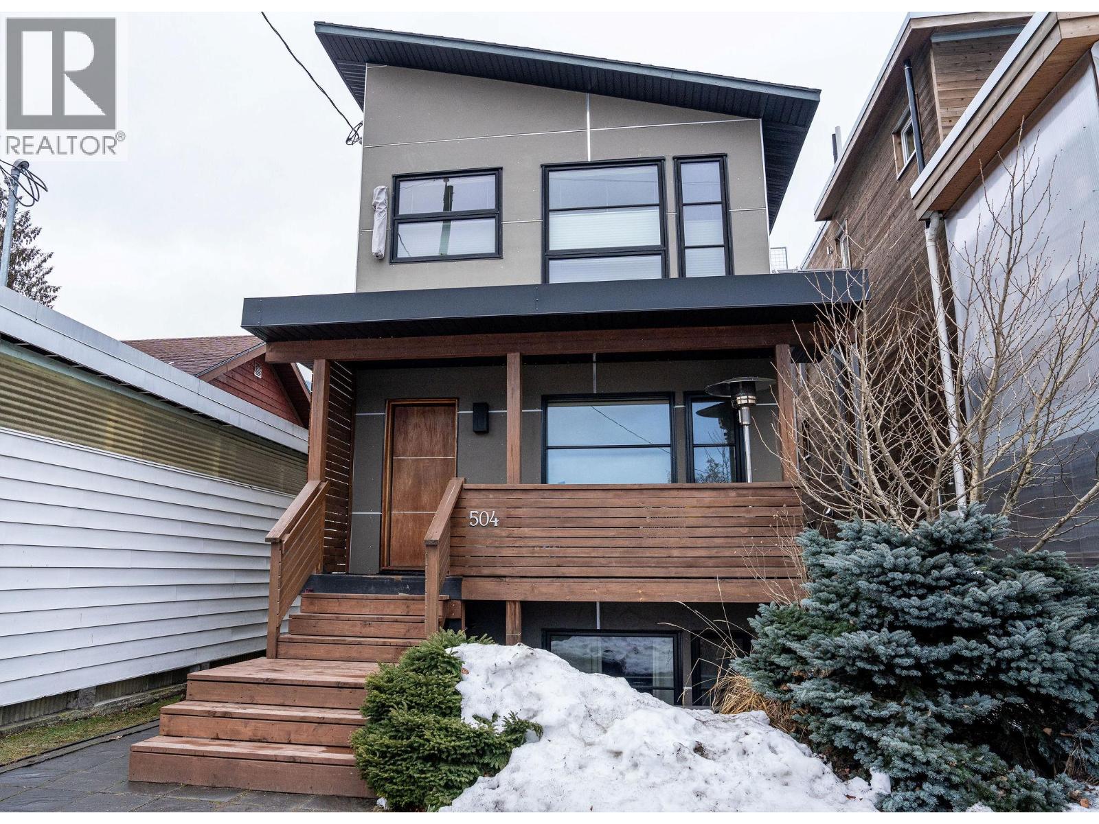 504 Ninth Street E, Revelstoke