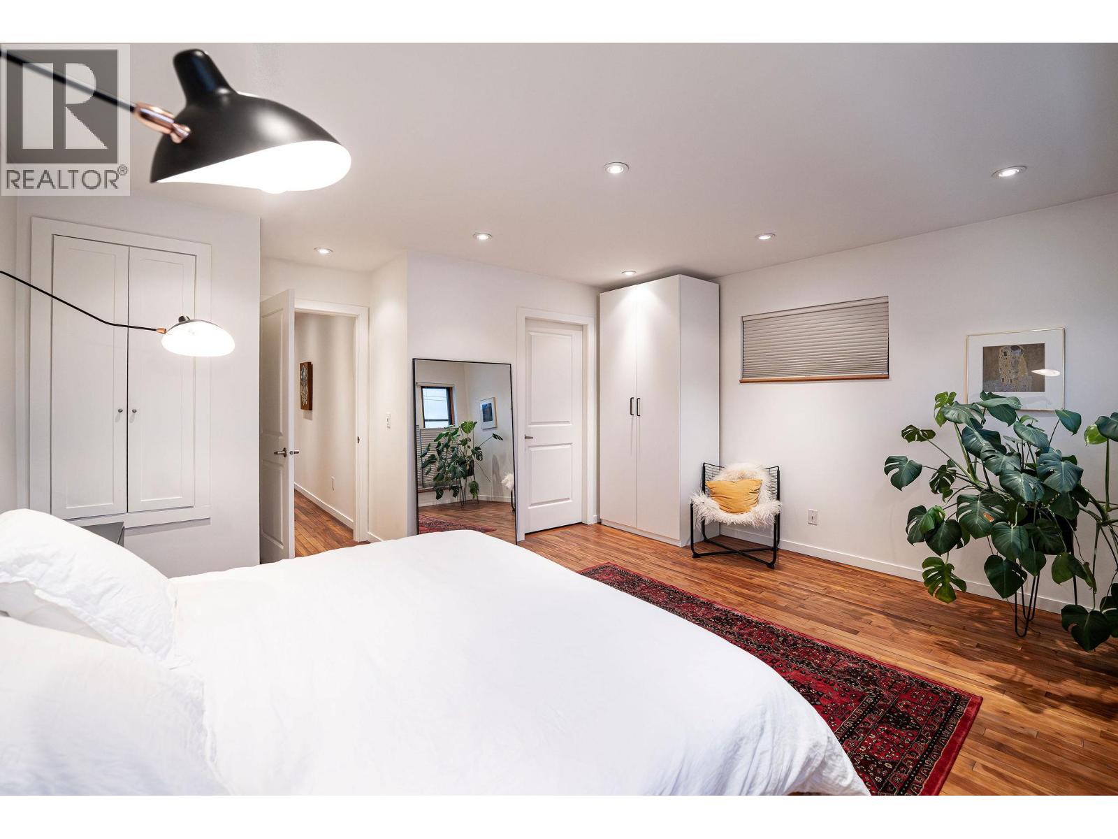 504 Ninth Street E, Revelstoke