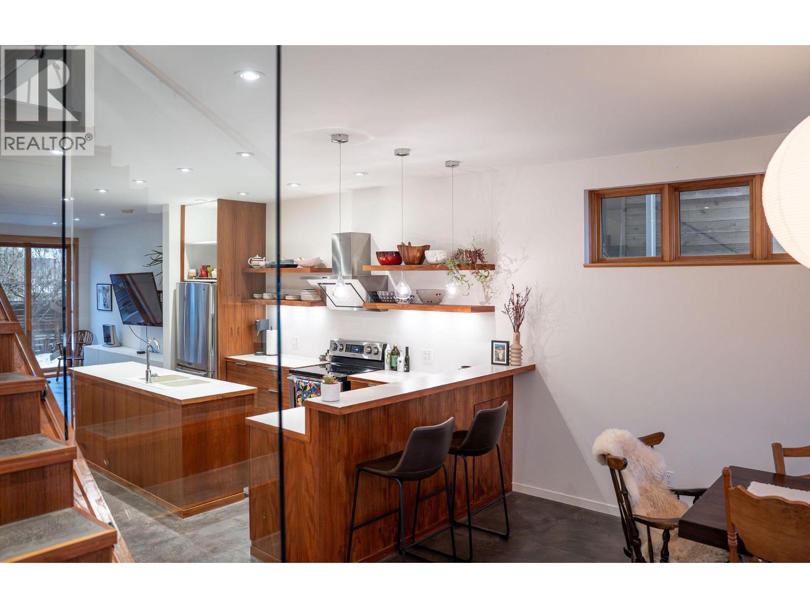 504 Ninth Street E, Revelstoke