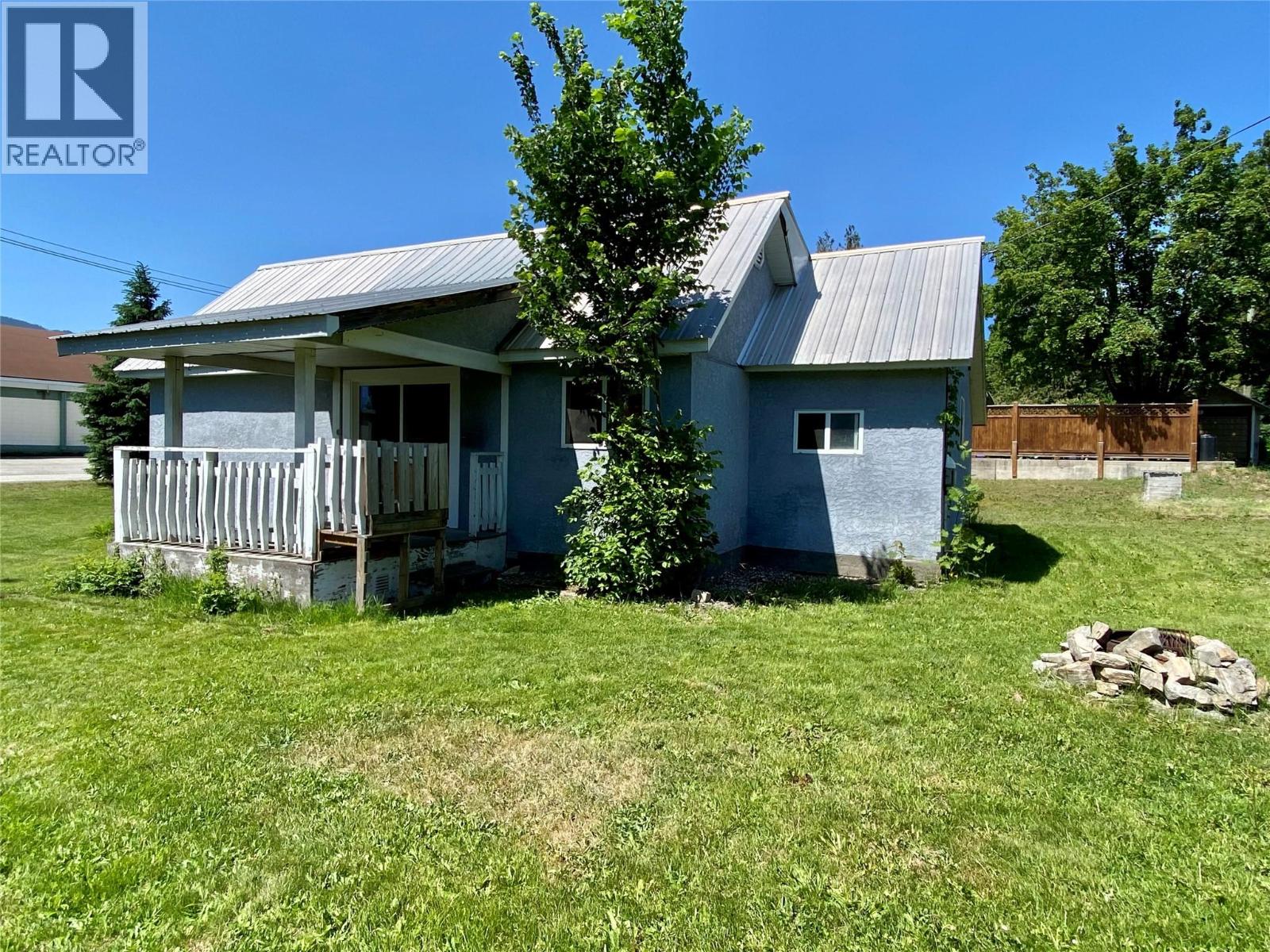 510 Tenth Street E, Revelstoke