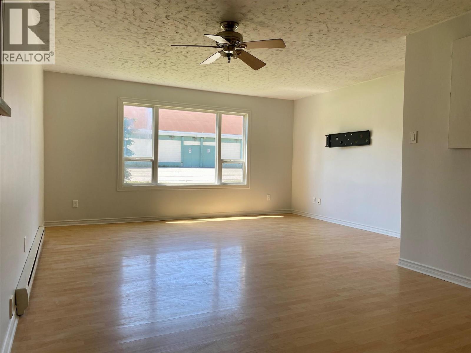 510 Tenth Street E, Revelstoke