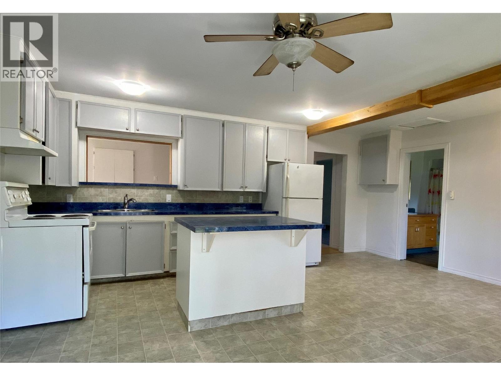 510 Tenth Street E, Revelstoke