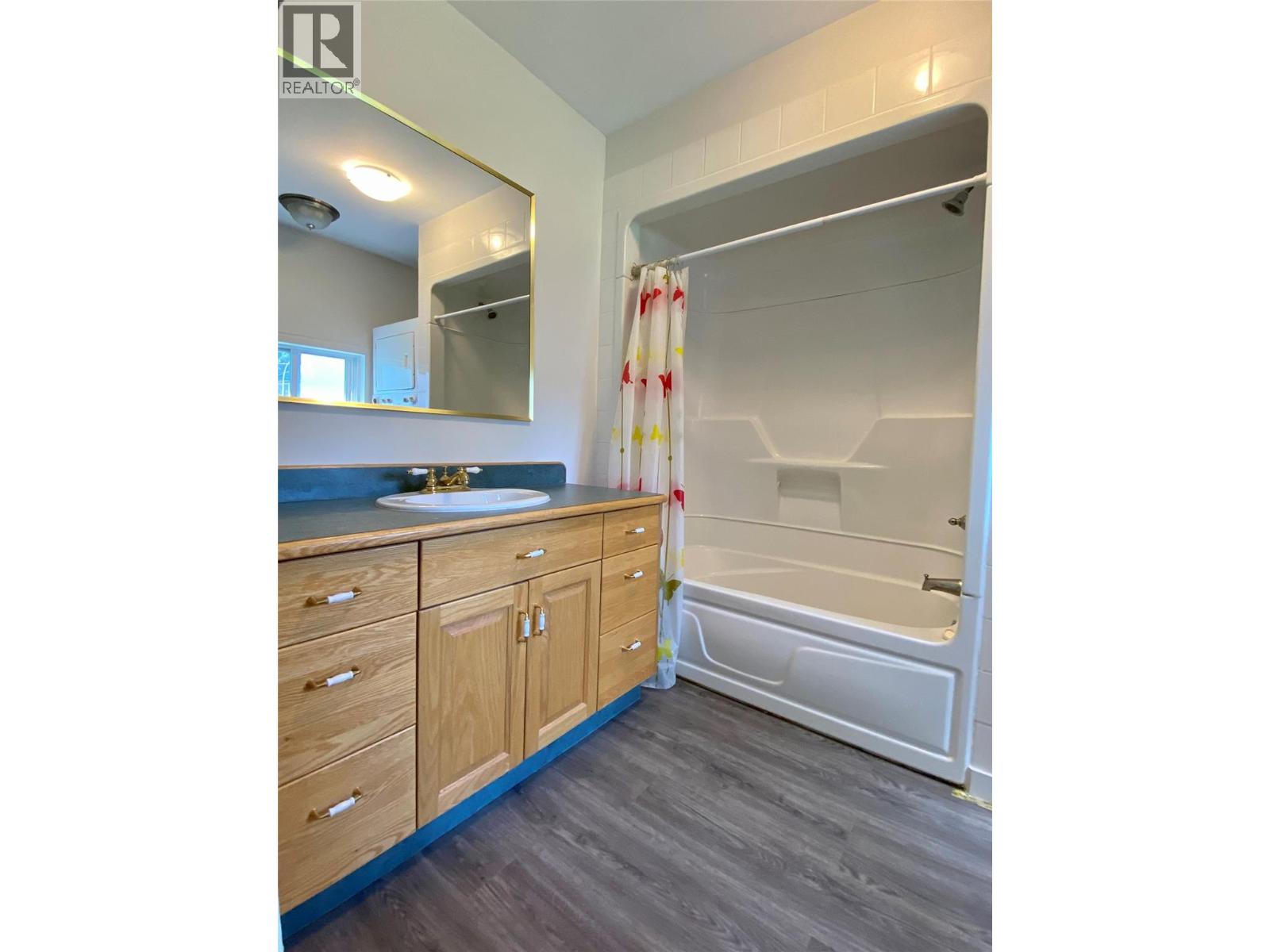 510 Tenth Street E, Revelstoke