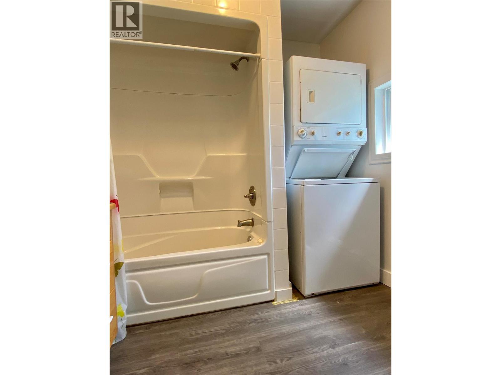 510 Tenth Street E, Revelstoke