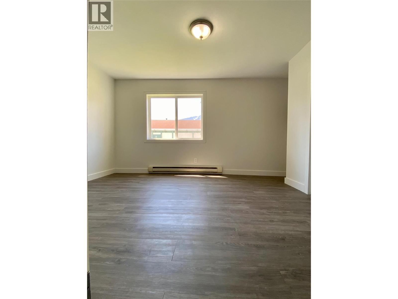 510 Tenth Street E, Revelstoke