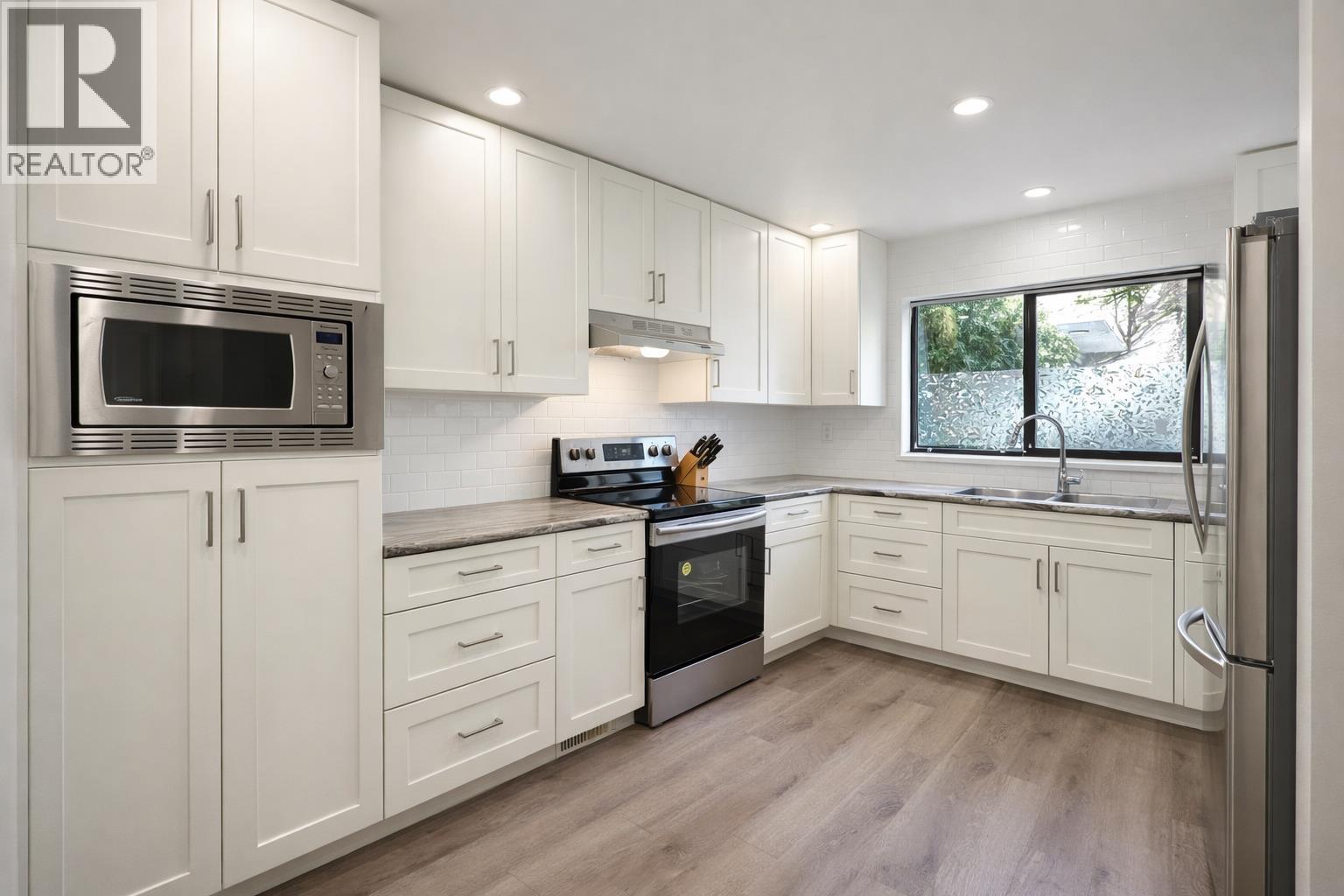 106 511 GATENSBURY Street - photo 2