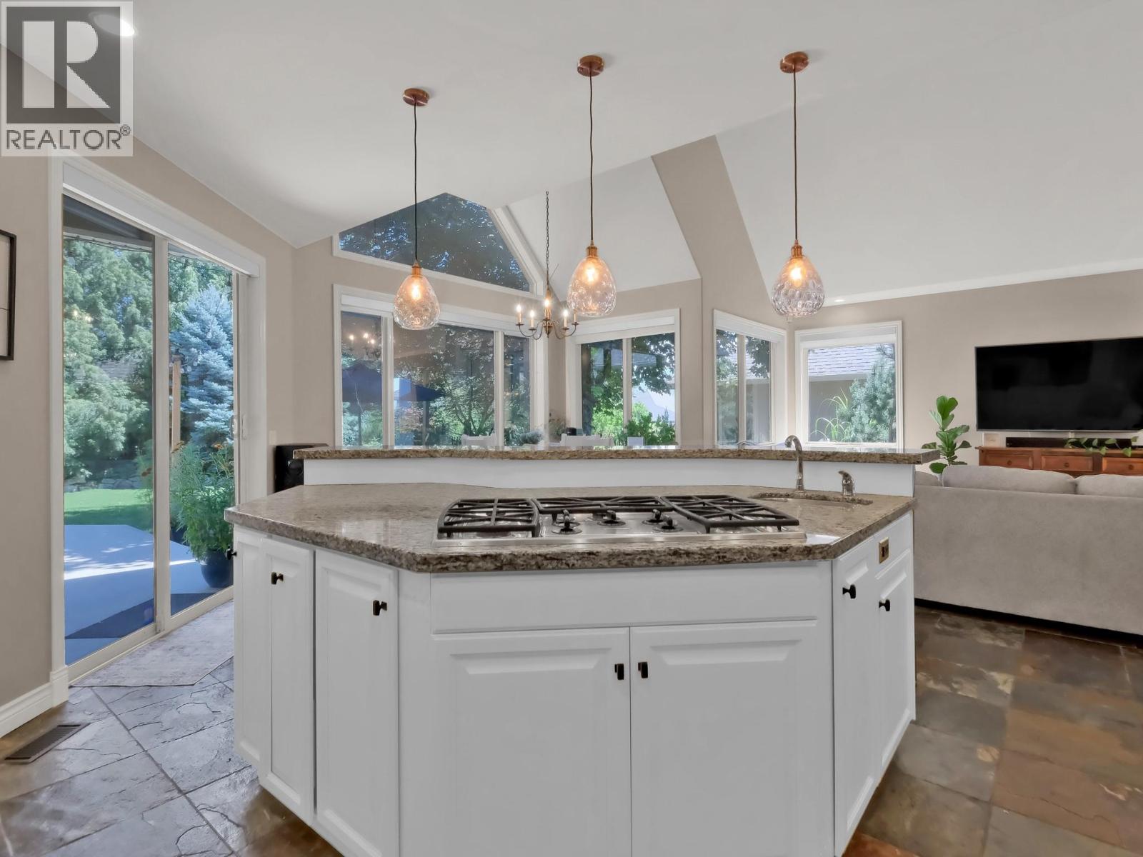  3063 Thacker Drive, West Kelowna