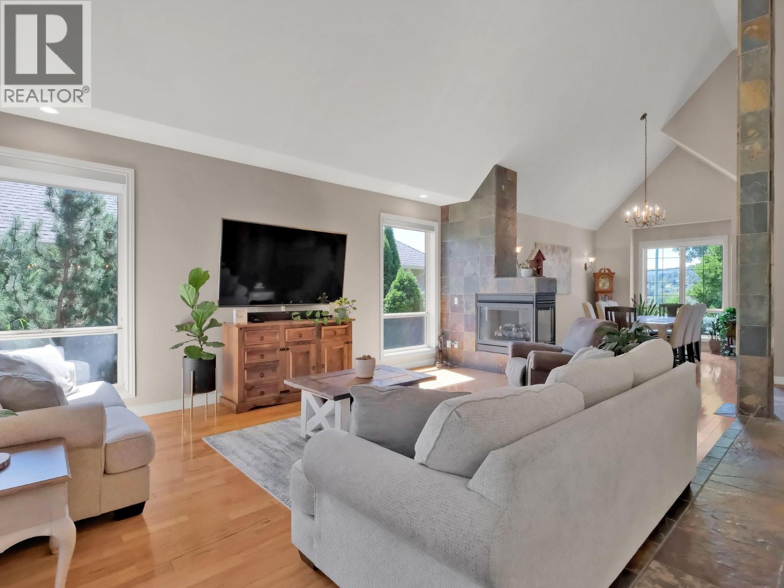  3063 Thacker Drive, West Kelowna