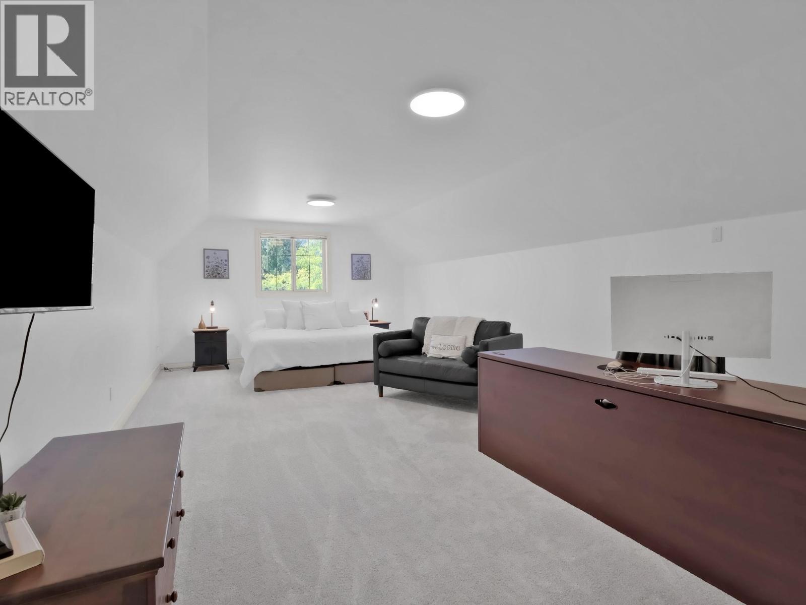  3063 Thacker Drive, West Kelowna