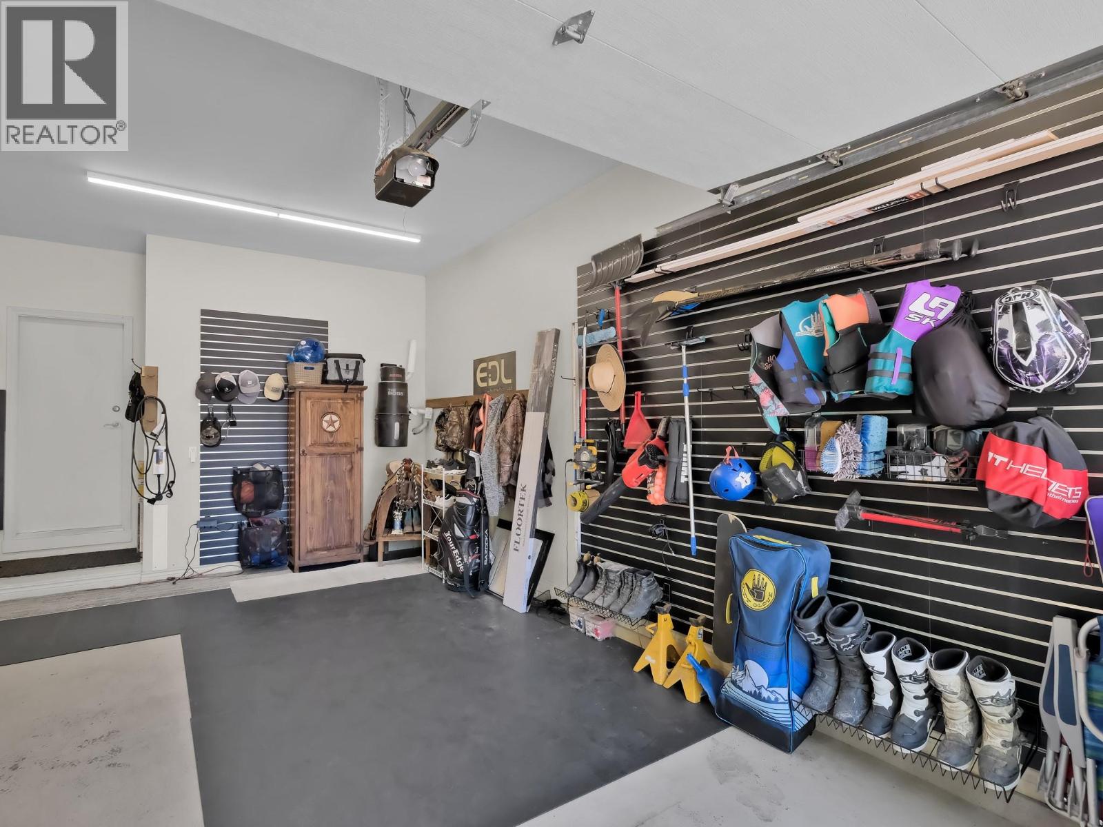  3063 Thacker Drive, West Kelowna