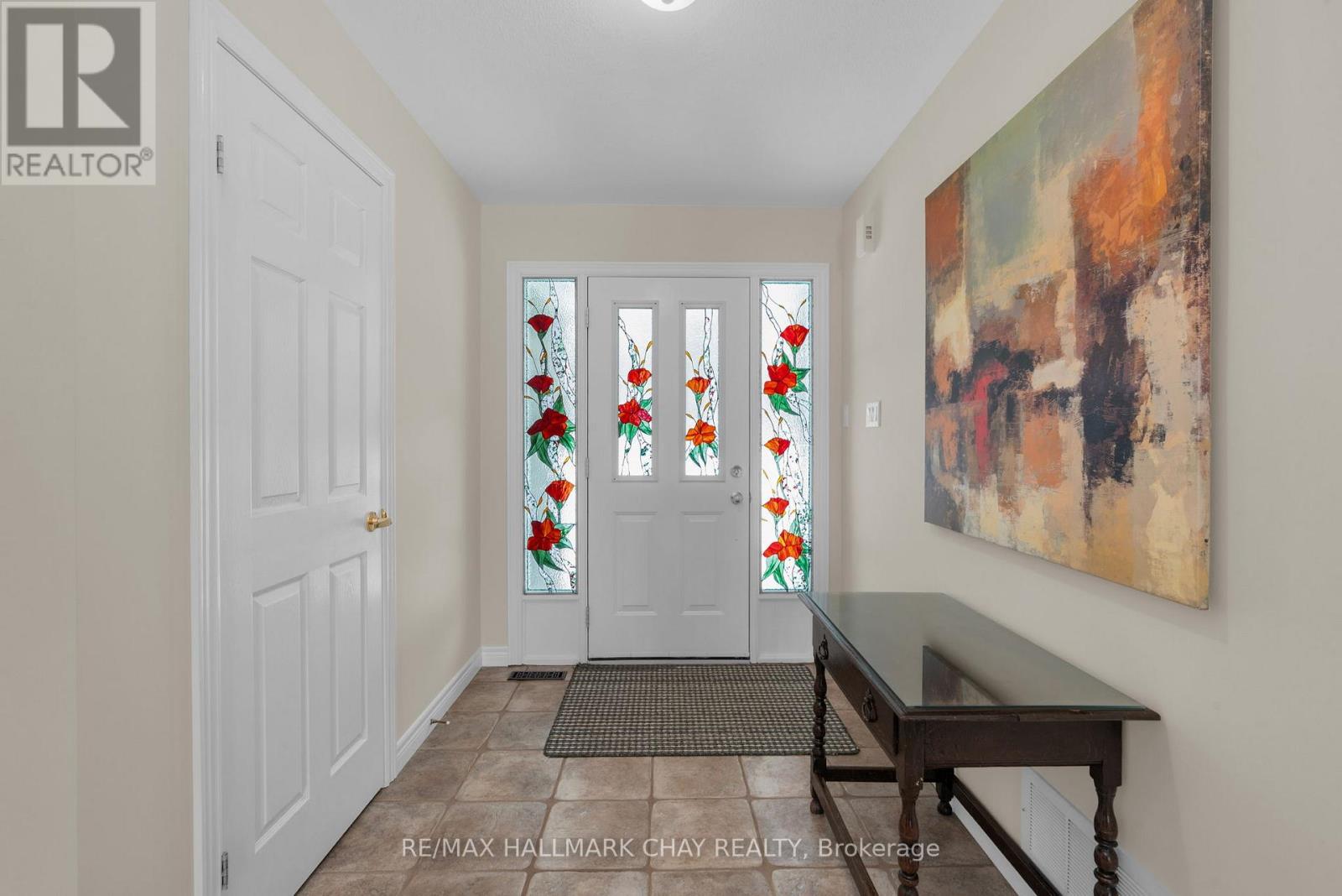 29 MAPLE RIDGE ROAD - Photo 4 of 39, Oro-Medonte, Ontario