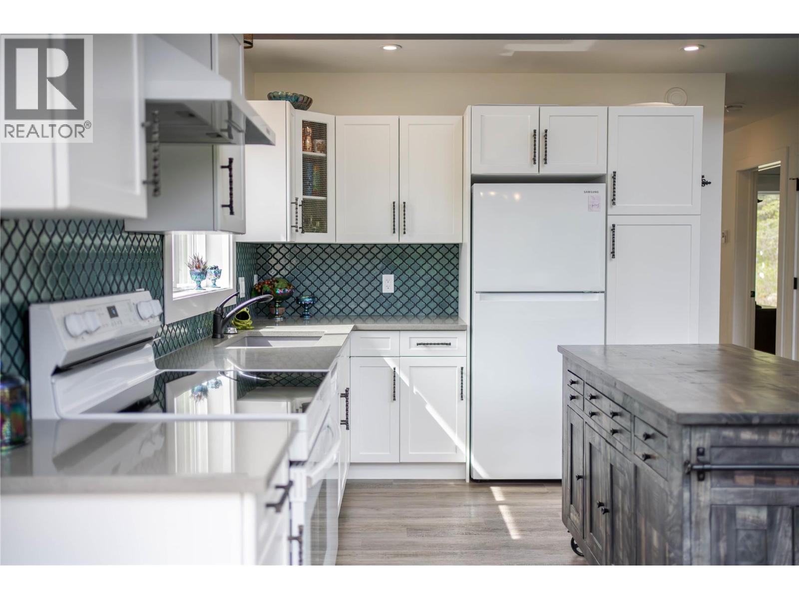 4165 93 HIGHWAY - 24