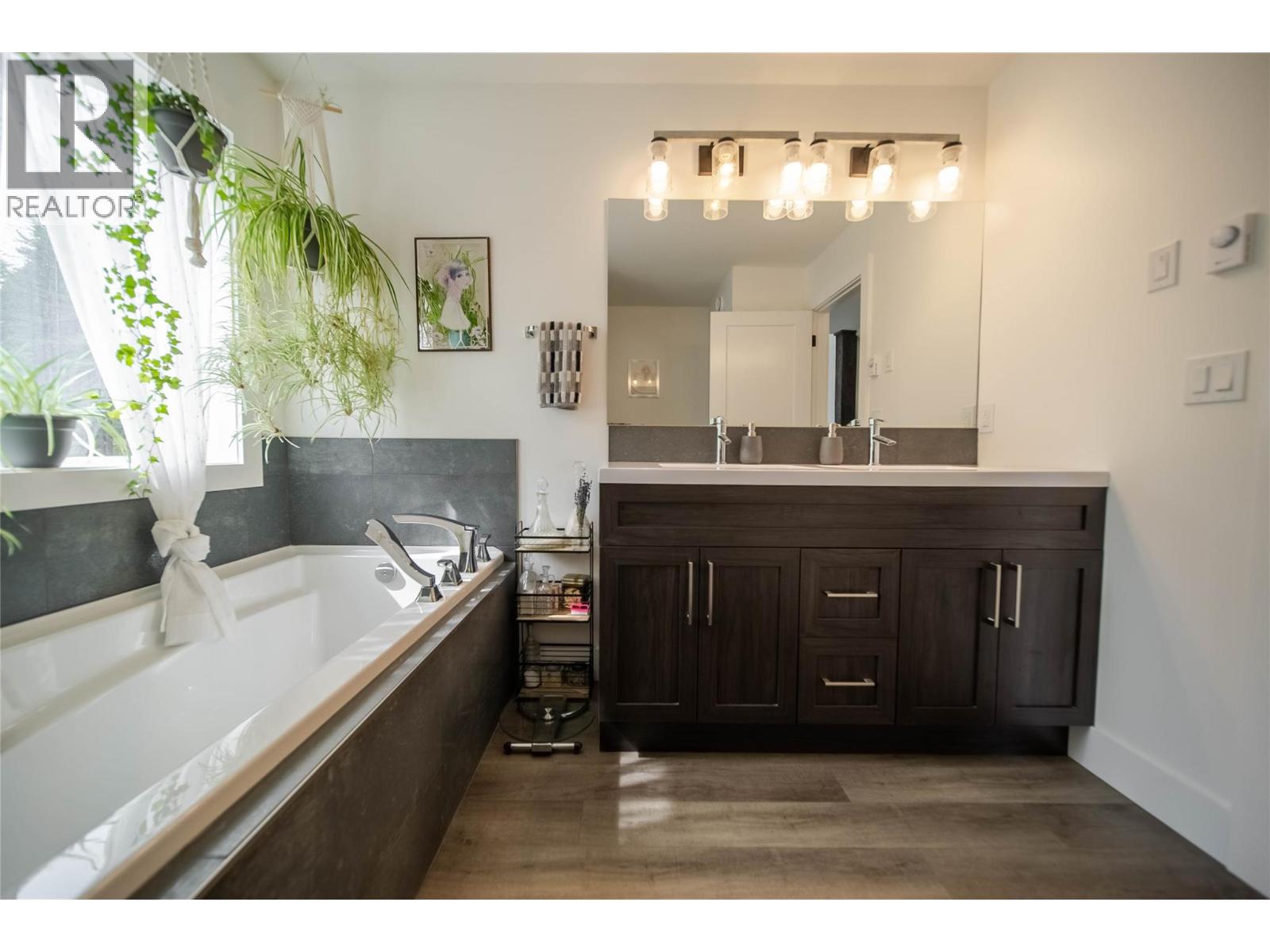 4165 93 HIGHWAY - 13