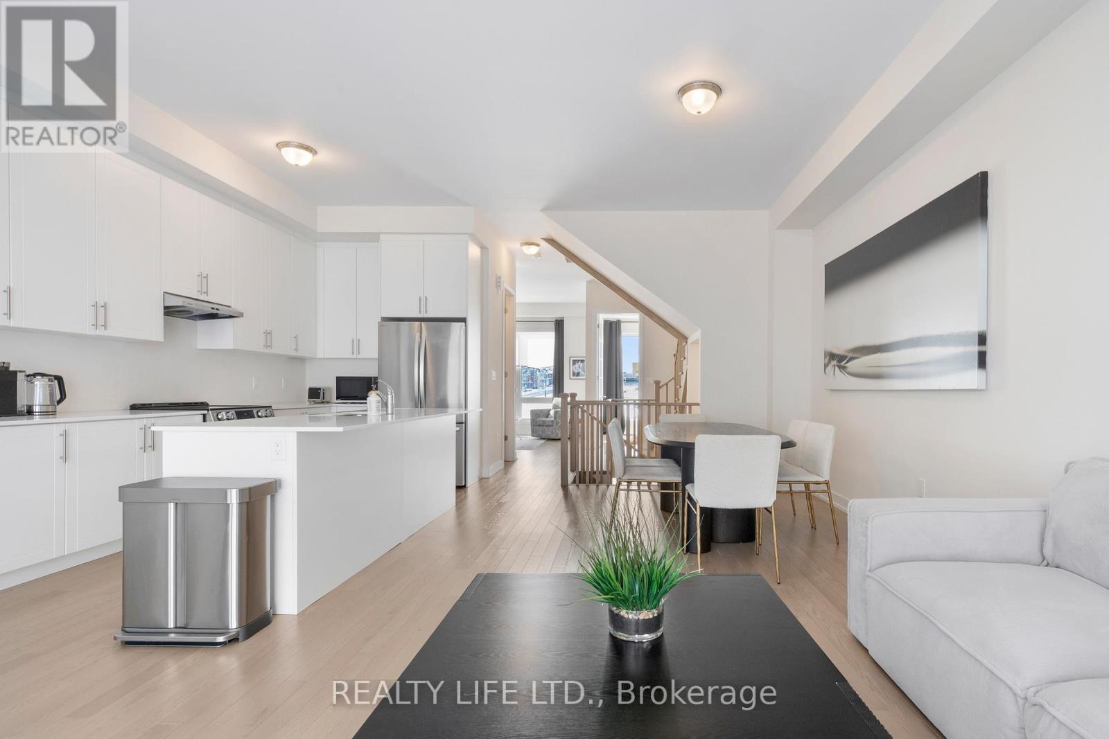 3137 MEADOWRIDGE DRIVE - 27
