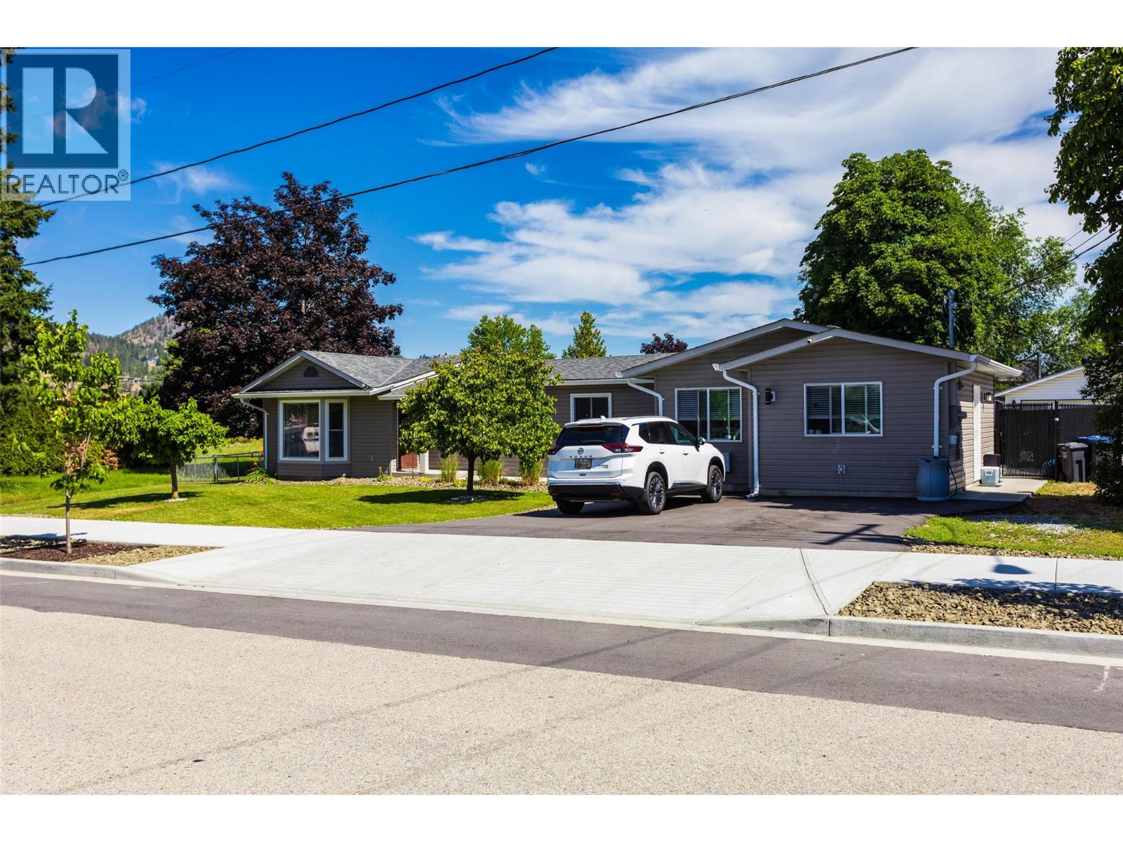  1490 Cornwall Road, Kelowna