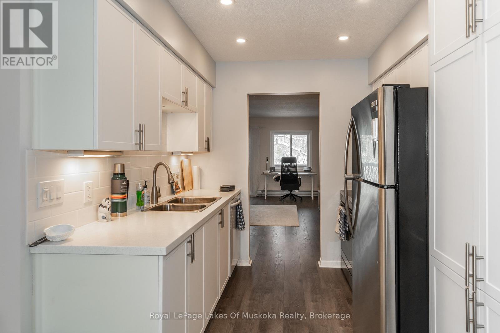 #10 142 ECCLESTONE DRIVE - 11