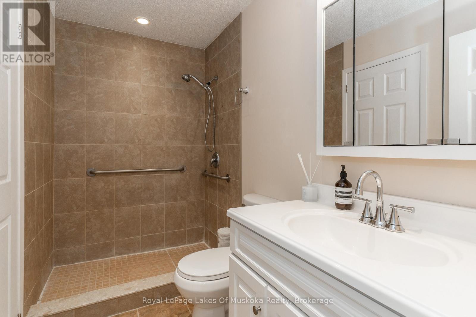 #10 142 ECCLESTONE DRIVE - 16
