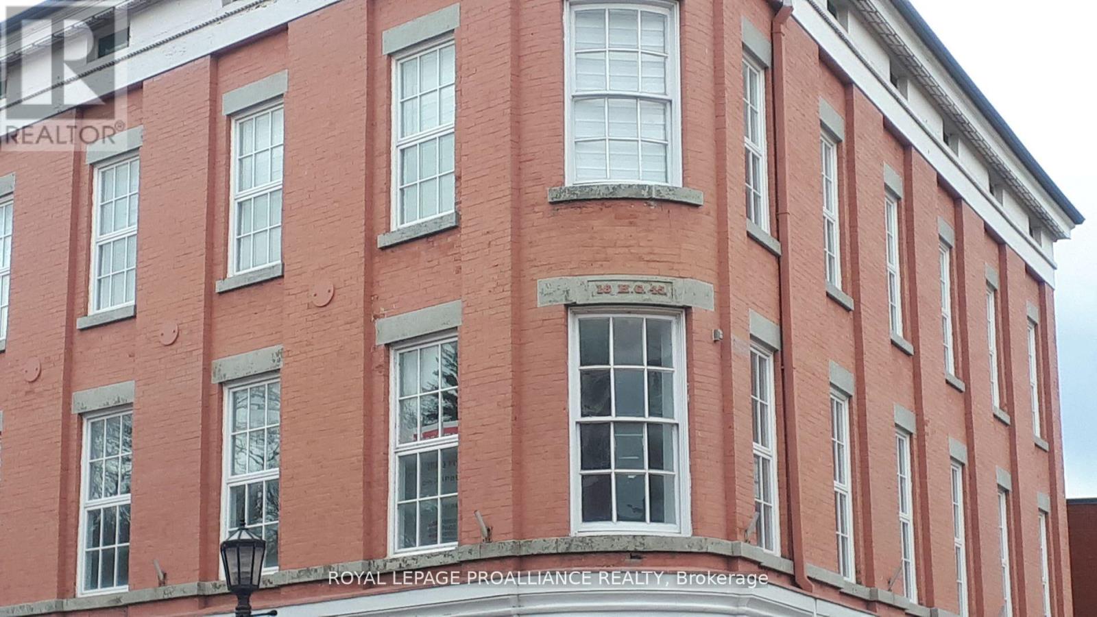 B - 31 WALTON STREET