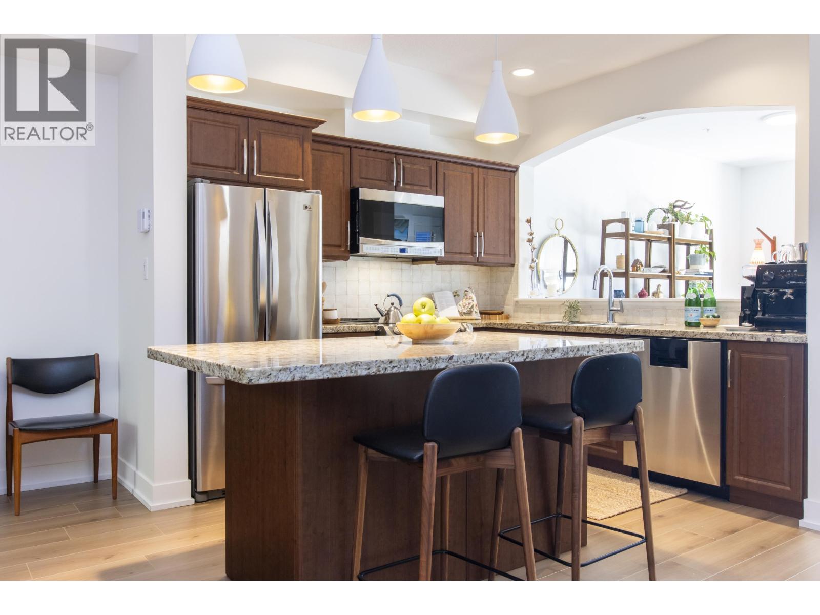 16 1026 GLACIER VIEW DRIVE, Squamish