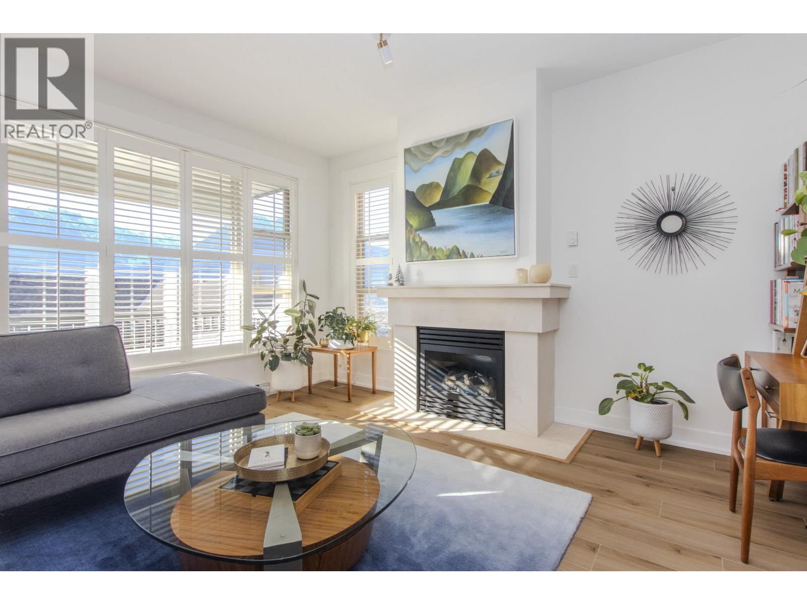 16 1026 GLACIER VIEW DRIVE, Squamish