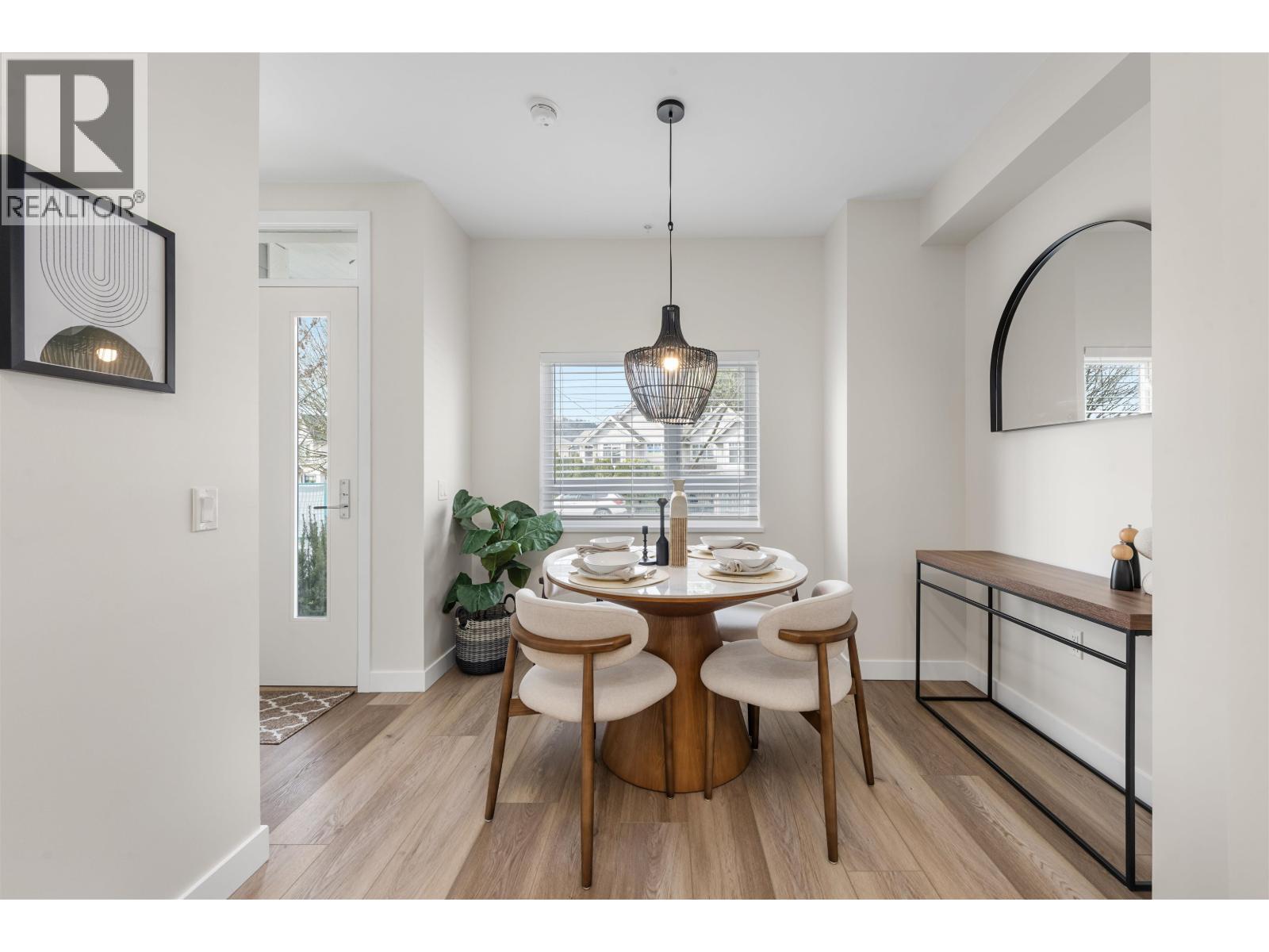 4 728 LEA Avenue - photo 2