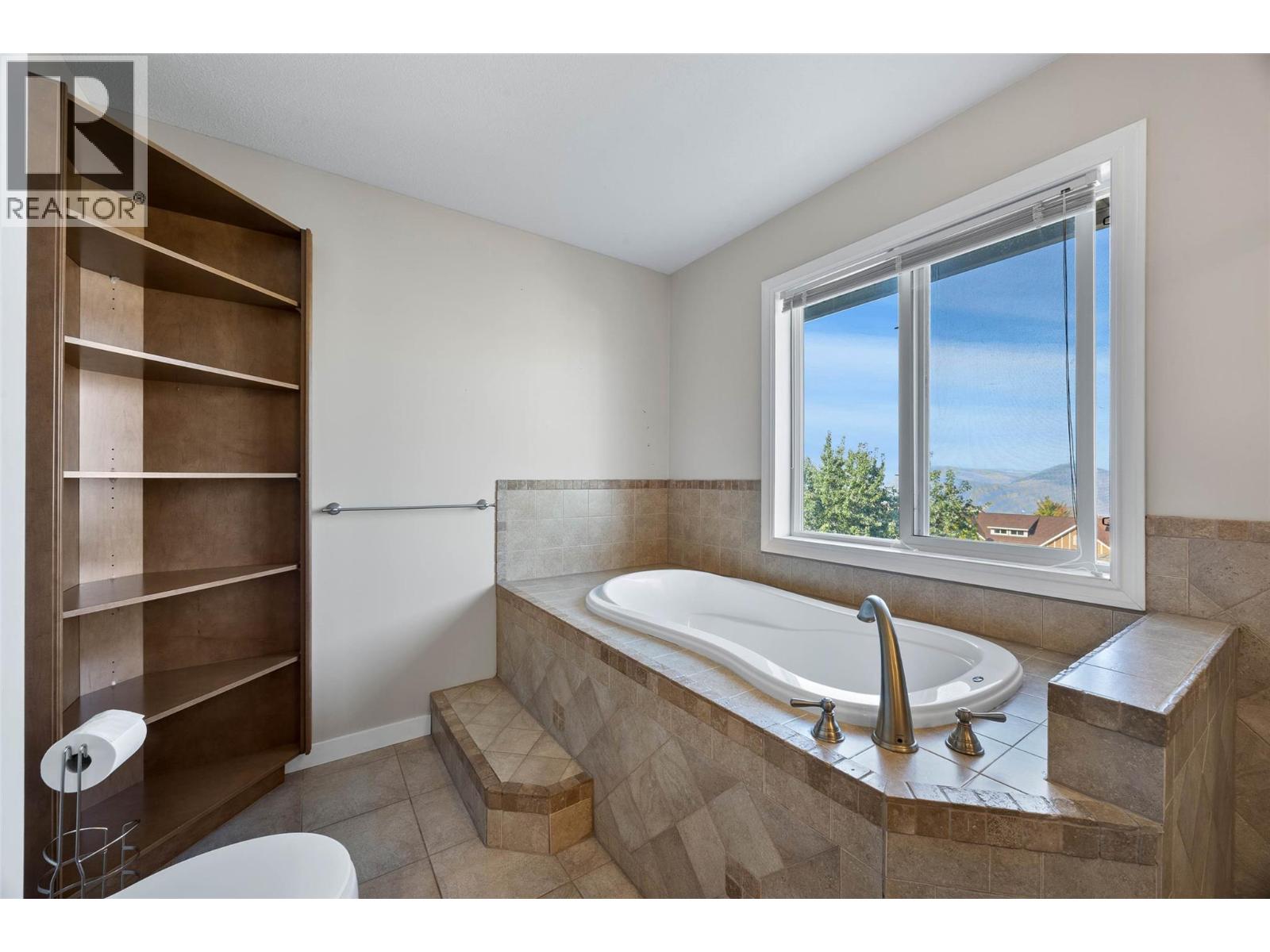 2608 BENTALL Drive, Kamloops