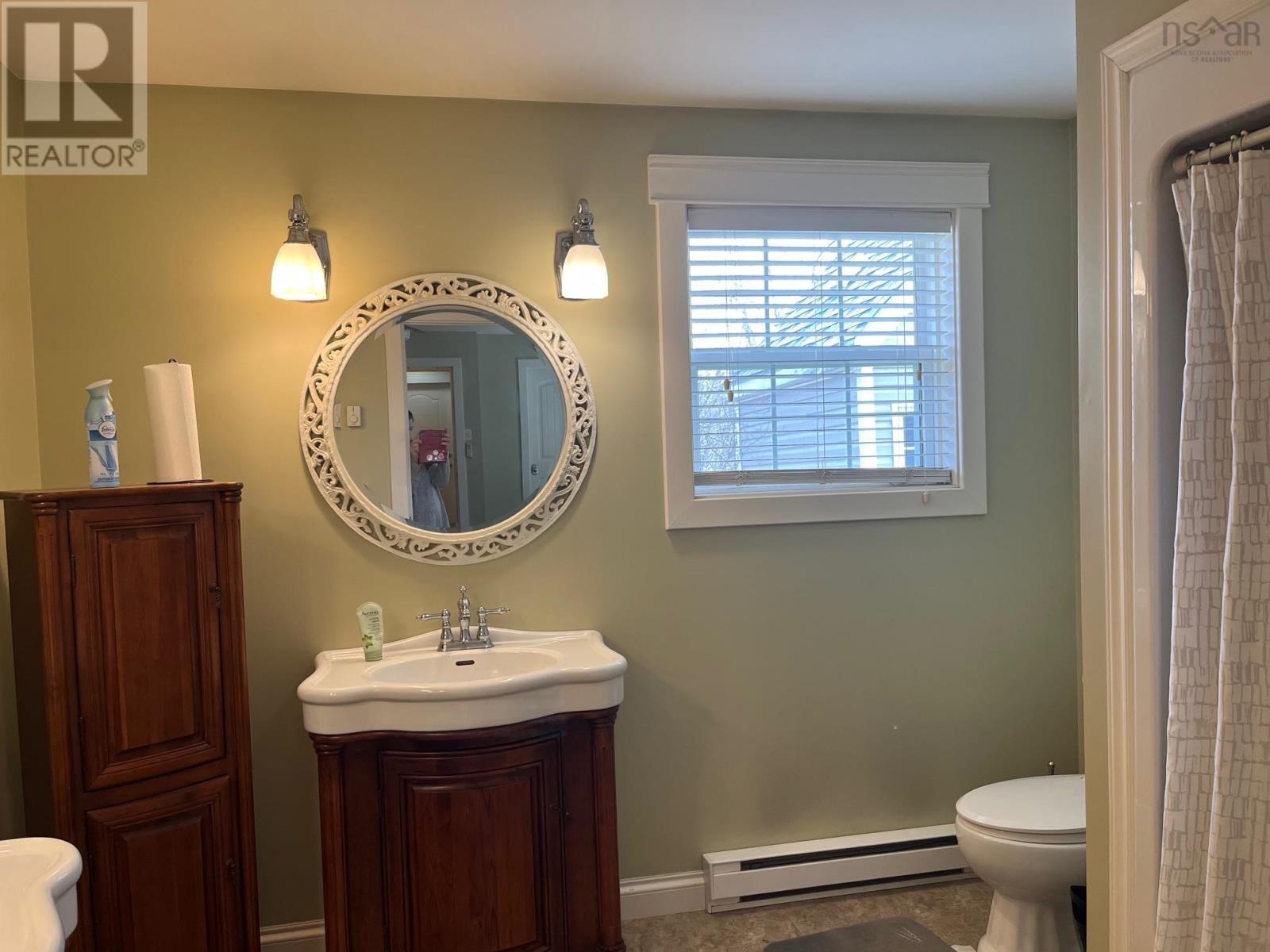 Property 26 of 44 of 42 Rowan Avenue