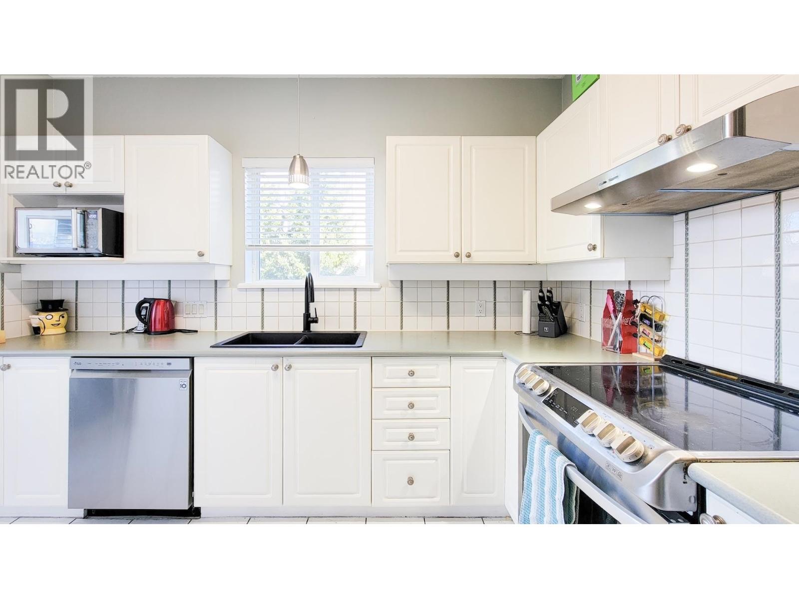 202 19091 MCMYN ROAD, Pitt Meadows