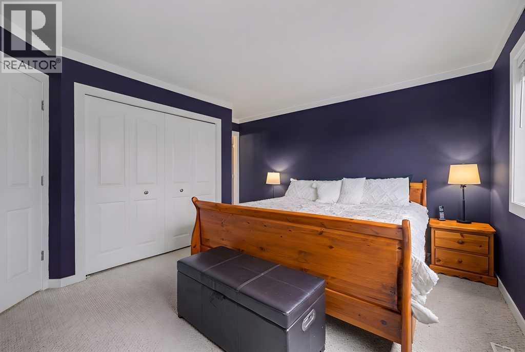 Single Family House for Sale in  Somerside Common SW Somerset Calgary 