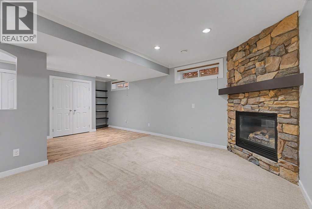 Single Family House for Sale in  Somerside Common SW Somerset Calgary 