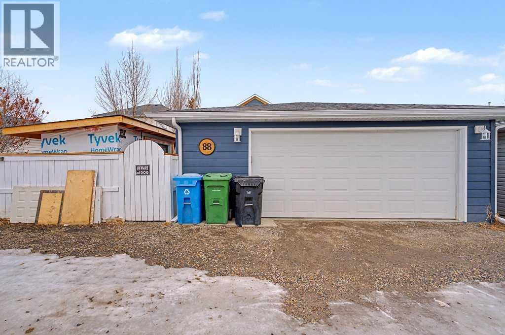 Single Family House for Sale in  Somerside Common SW Somerset Calgary 