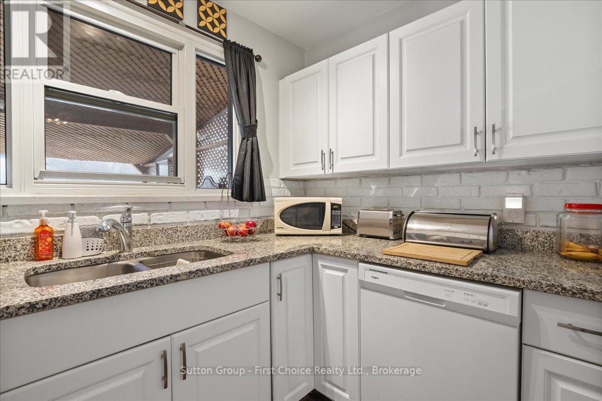 369 11TH AVENUE - 8