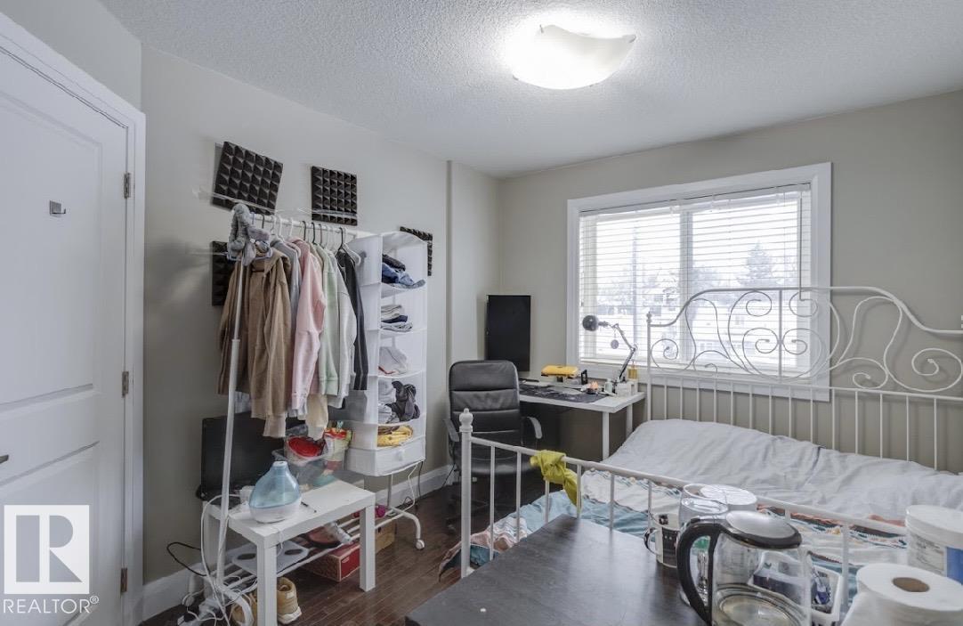 10935 76 AV NW, Edmonton