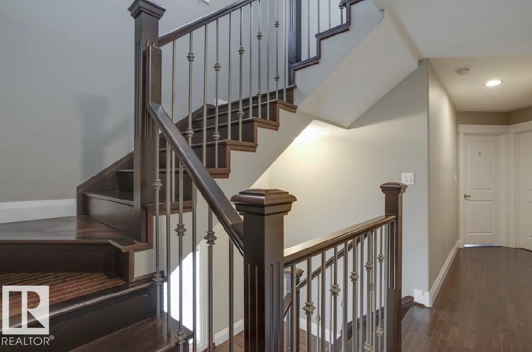 10935 76 AV NW, Edmonton