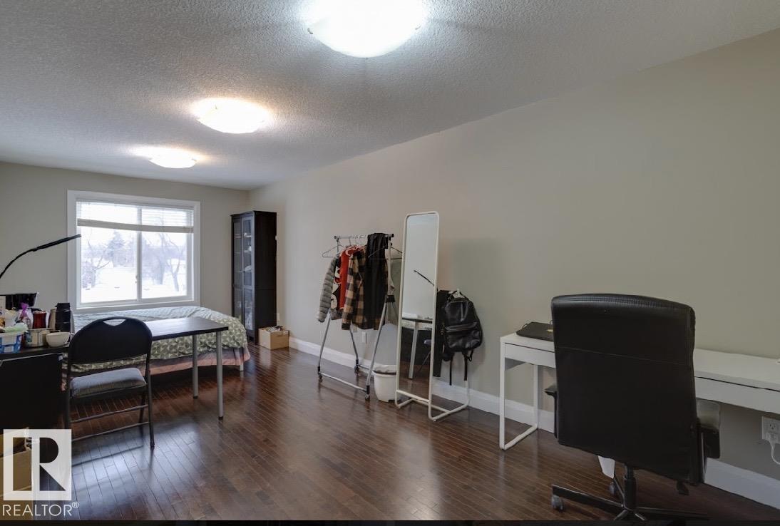 10935 76 AV NW, Edmonton