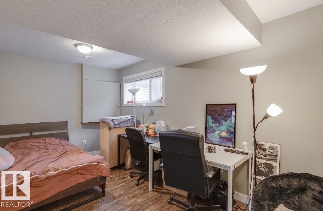 10935 76 AV NW, Edmonton