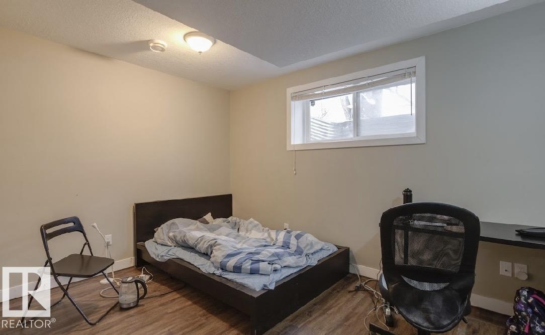 10935 76 AV NW, Edmonton