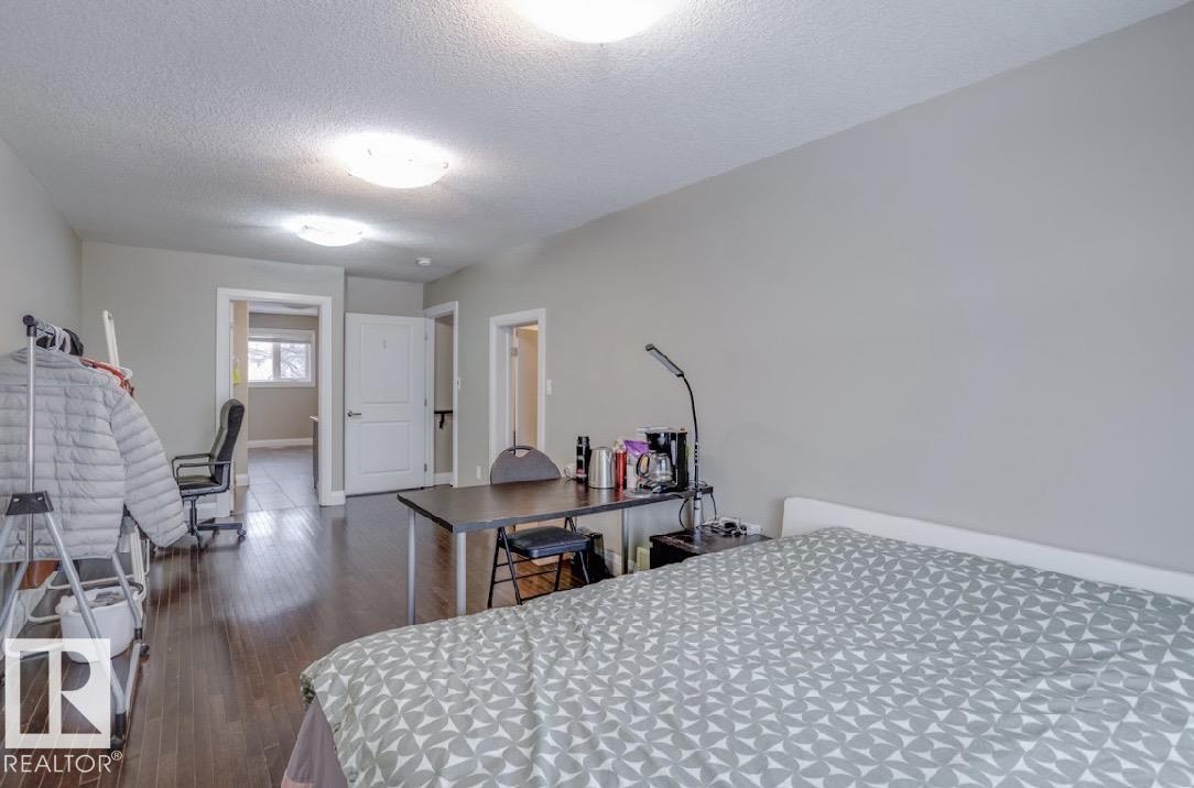 10935 76 AV NW, Edmonton