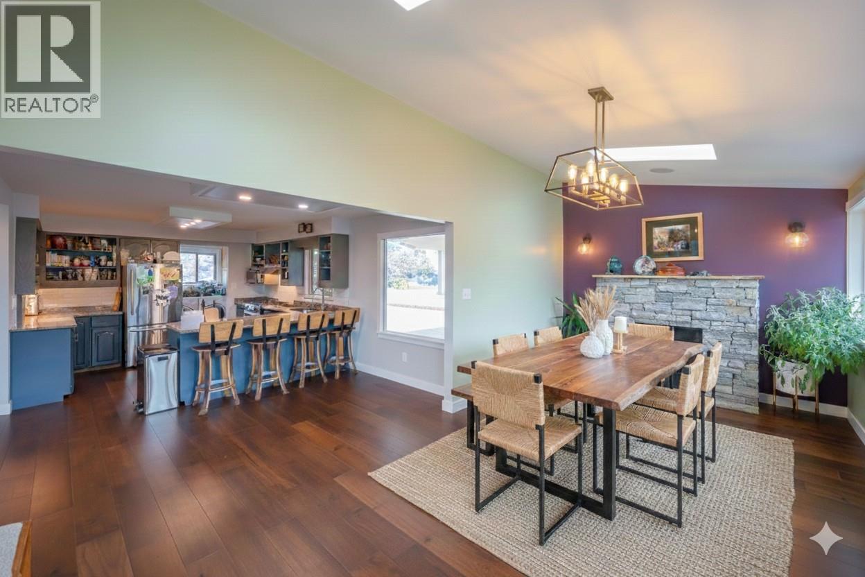 6521 BELLEVUE Drive, Oliver