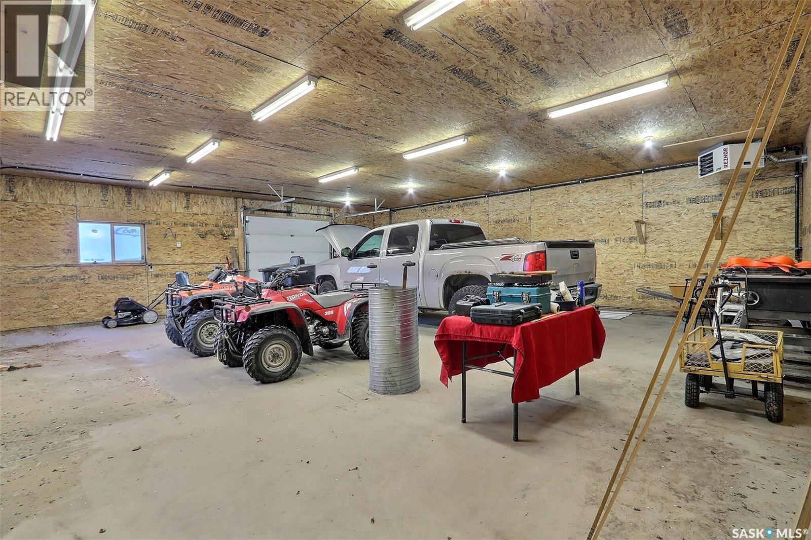 960 BOUNDARY ROAD - 29