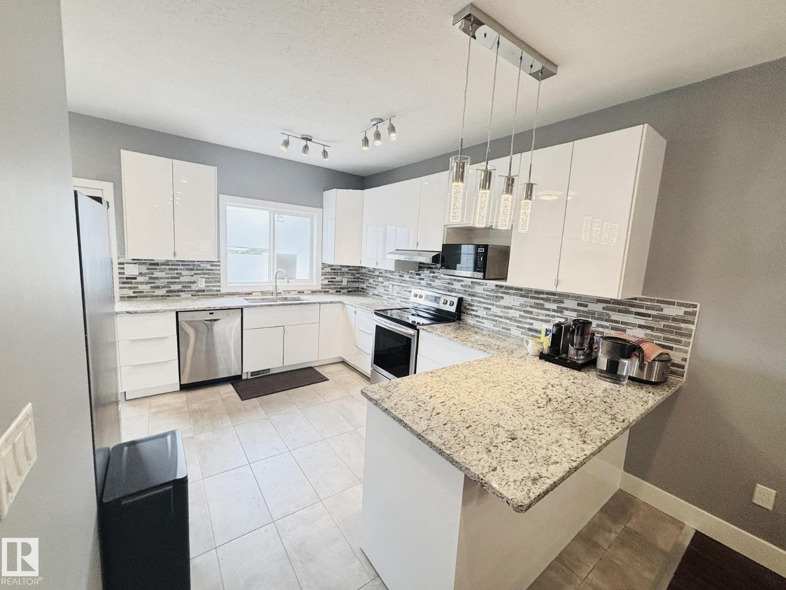 11916 89 ST NW, Edmonton