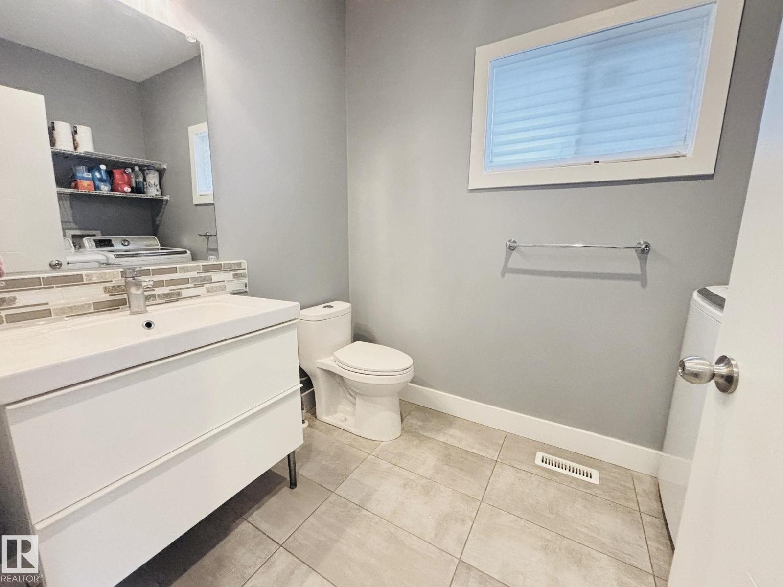 11916 89 ST NW, Edmonton