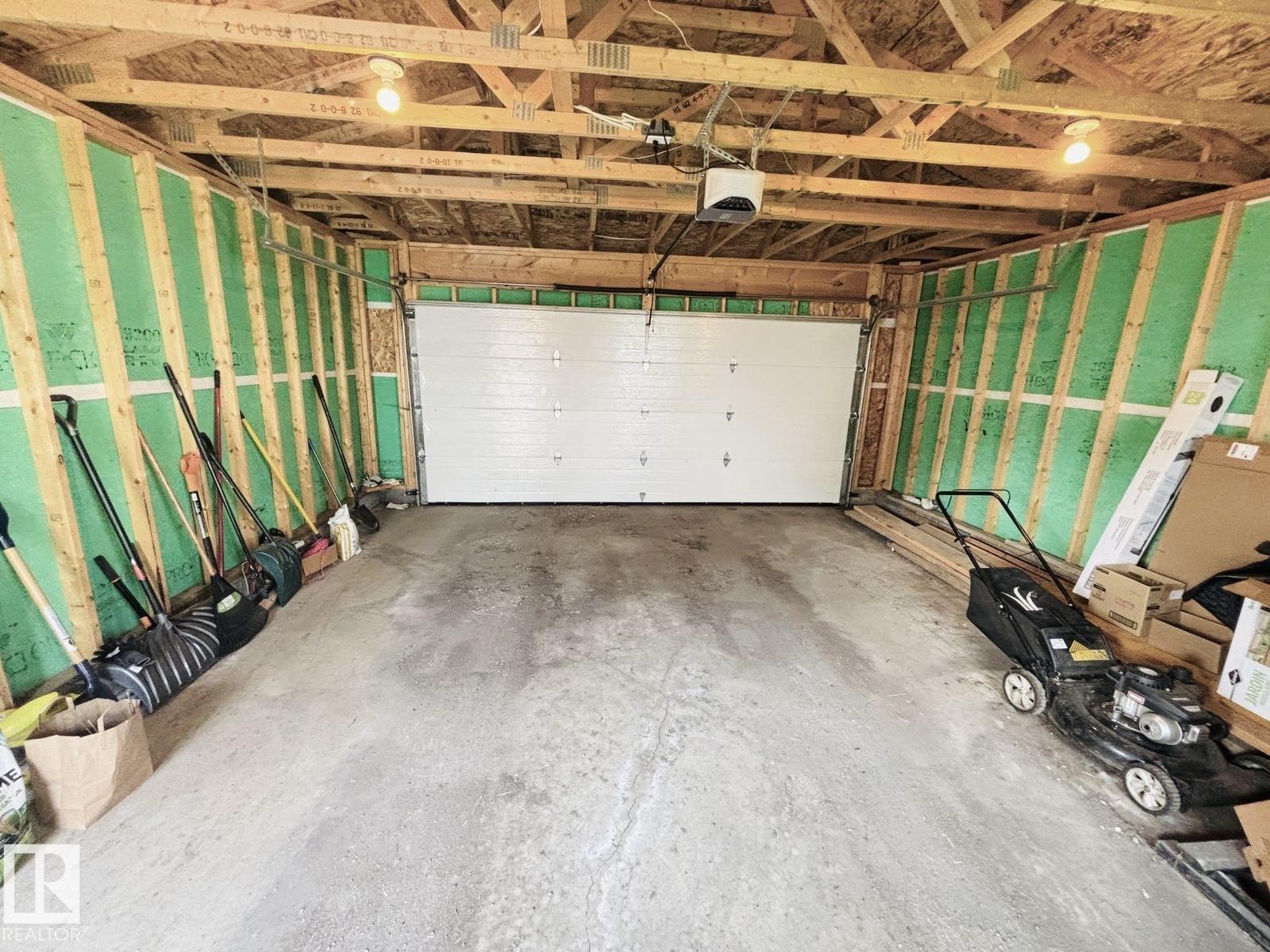 11916 89 ST NW, Edmonton