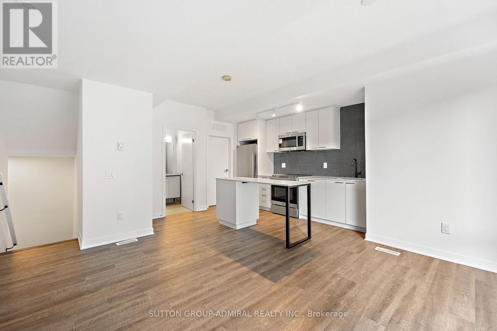 10 Ed Clark Gardens Boulevard TH5
