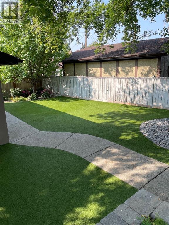 Single Family House for Sale in  Lake Fraser Place SE Lake Bonavista Calgary 